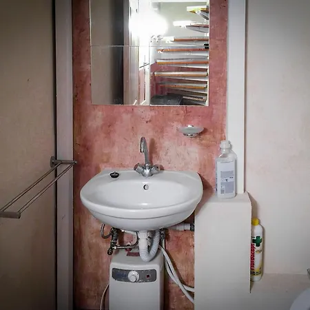 Erzsebet Hostel *